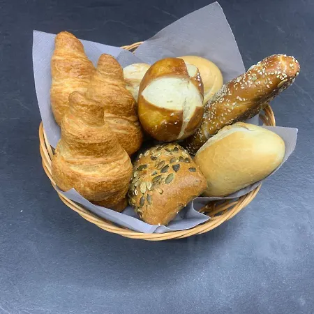 Wow! Lage! Schoene 2-zimmer Wohnung! *