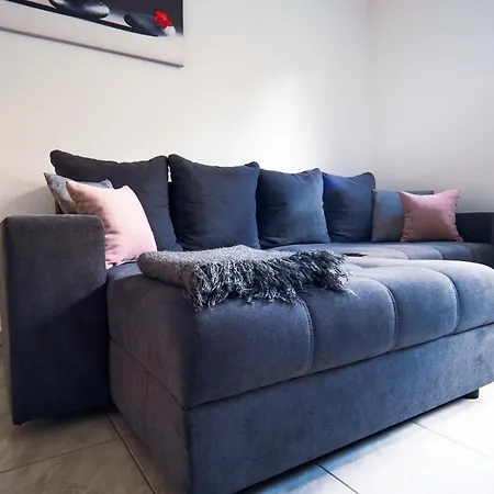 Apartamento Wow! Lage! Schoene 2-zimmer Wohnung! *