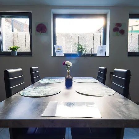 Apartment Wow! Lage! Schöne 2-zimmer Wohnung! *