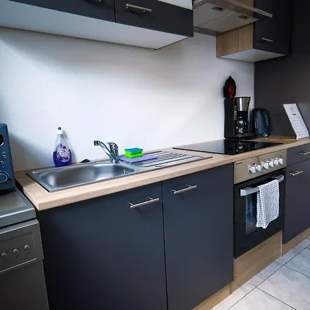 Wow! Lage! Schöne 2-zimmer Wohnung! *