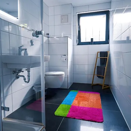 Apartment Wow! Lage! Schoene 2-zimmer Wohnung! *